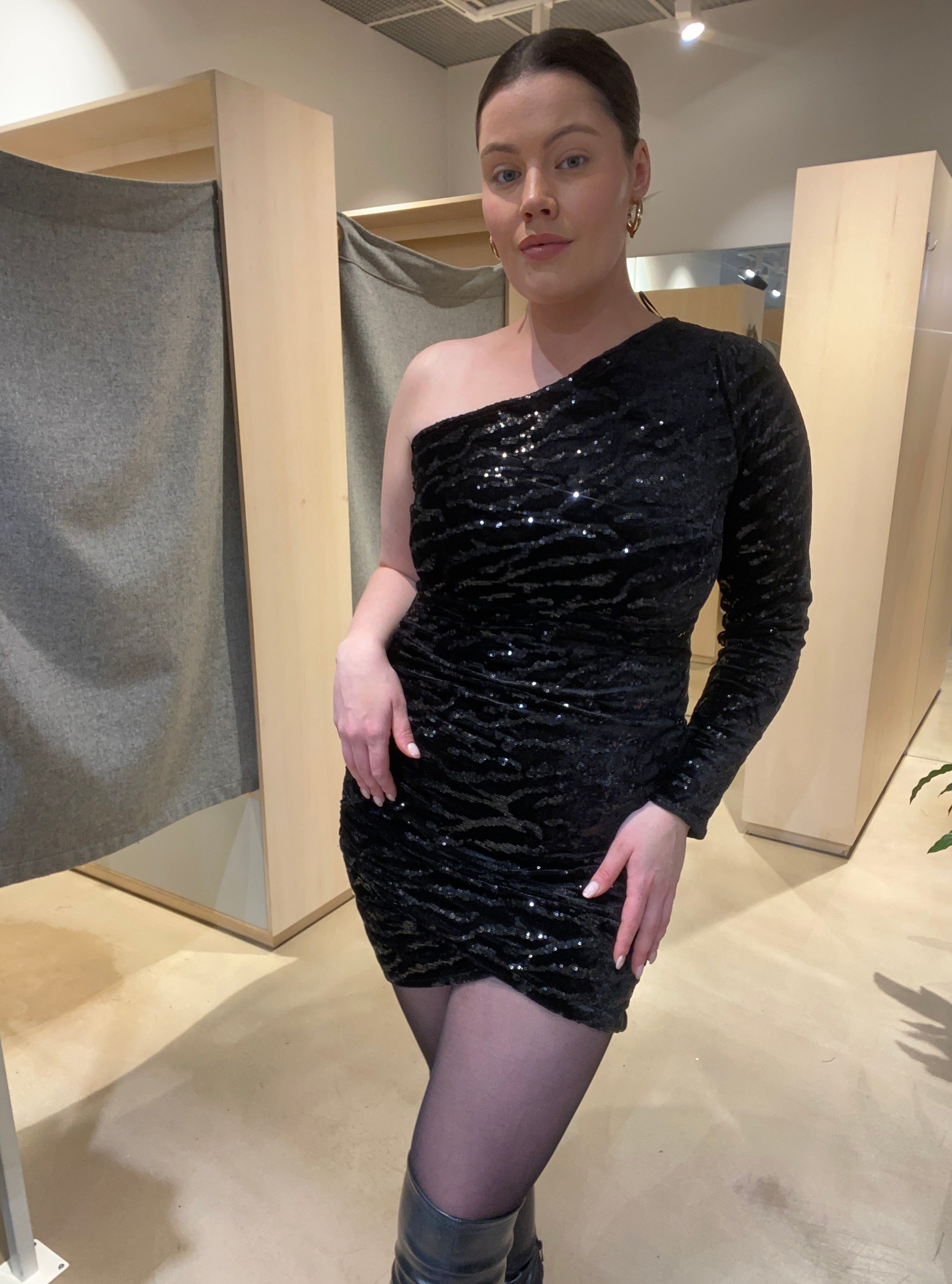 PCMABLE Short Dress - Black